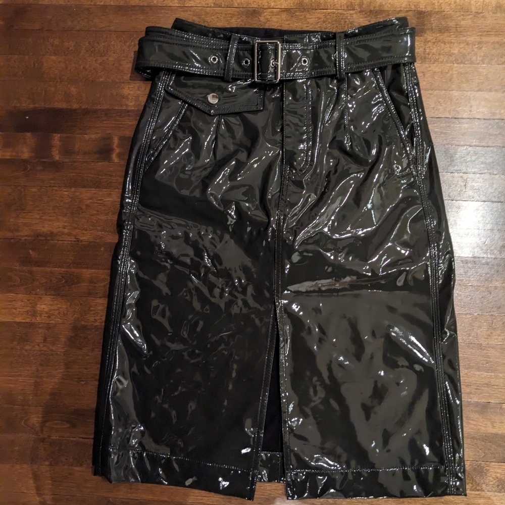 Mo&Co. Patent leather skirt with front slit in the front